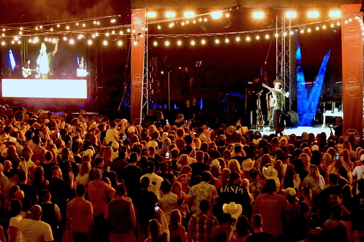 B.C. artist wins twice at Canadian Country Music Awards in Kelowna