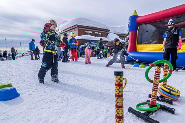 58697kelowna10bigwhitefamilyday