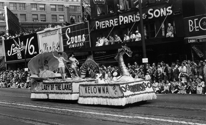 68900kelowna27Kelownafloat_PNEparade1954