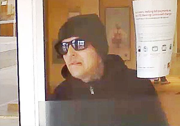 80861kelowna13-RCMP-robber-1-crop-2016-18431-1