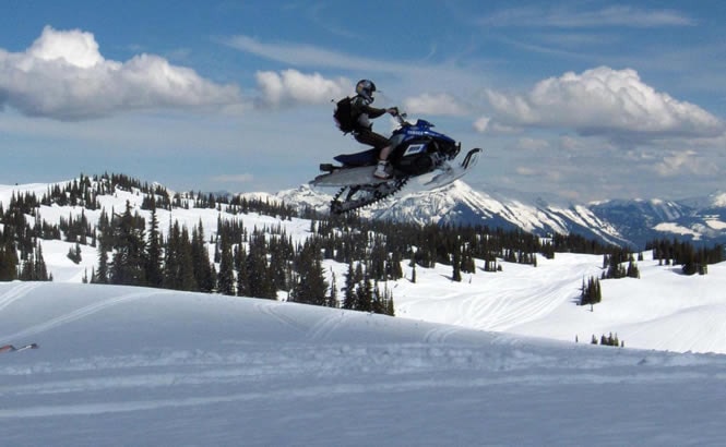 94491kelownaSnowmobiling1