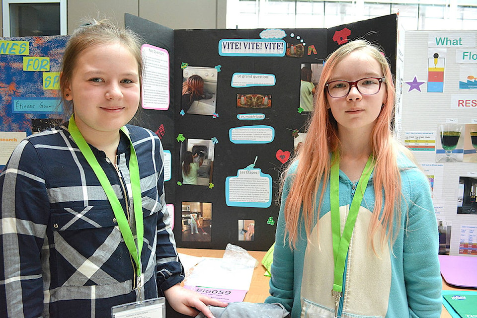 web1_170311_KCN_science-fair