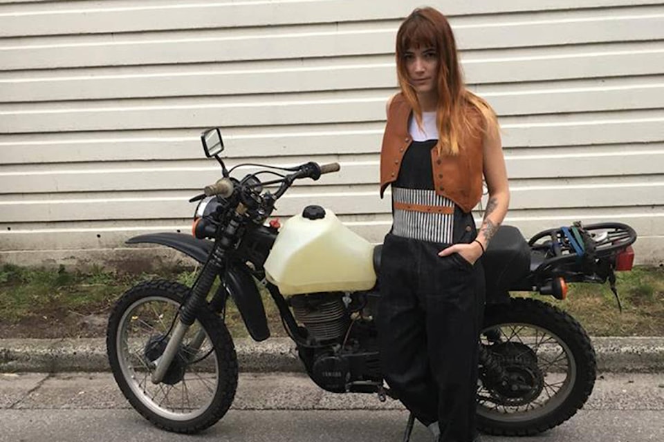web1_Motorcylce-fashion