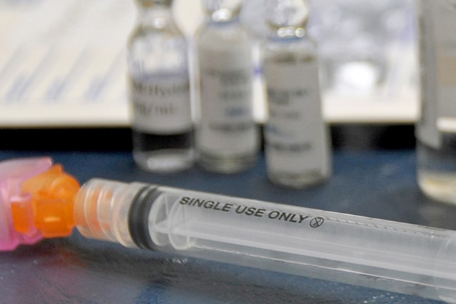 web1_Syringe_medicine