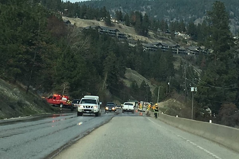 web1_170417-BPD-mudslide-peachland2