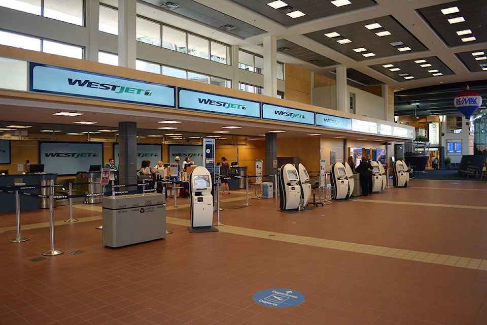 web1_170424_KCN_Kelowna-airport-