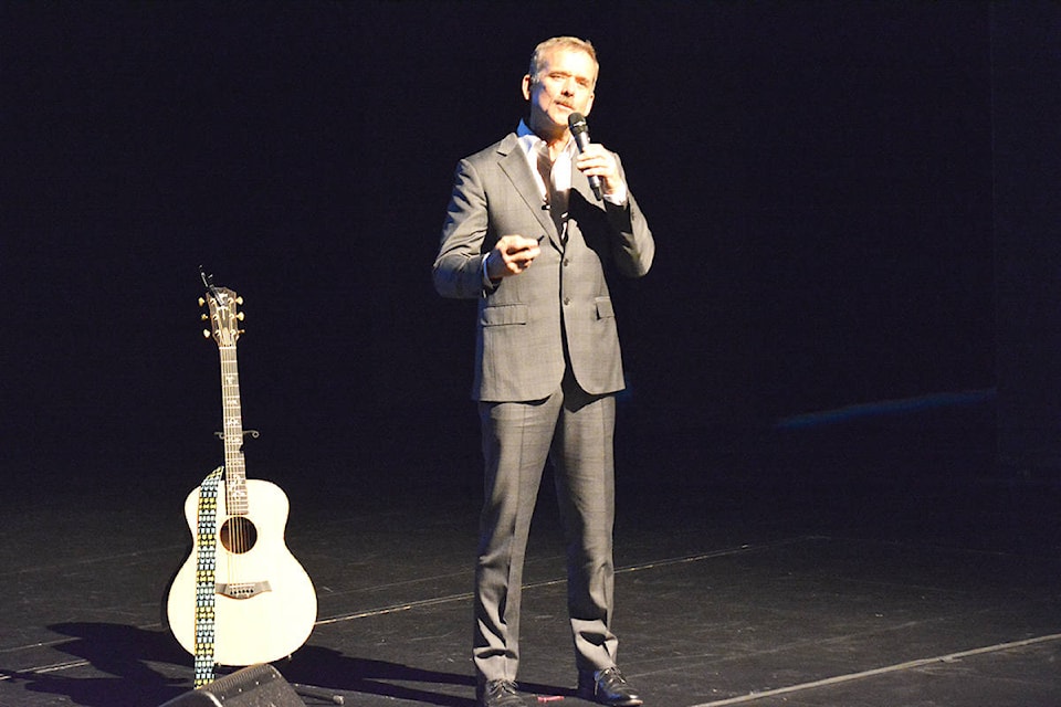 web1_170516-KCN-chris-hadfield