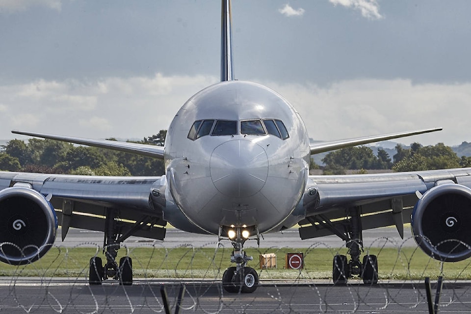 web1_170529-KCN-airplane