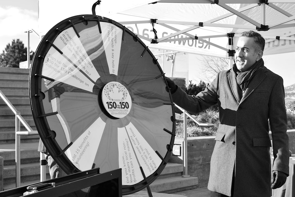 web1_170203_KCN_volunteer-challenge_1BW