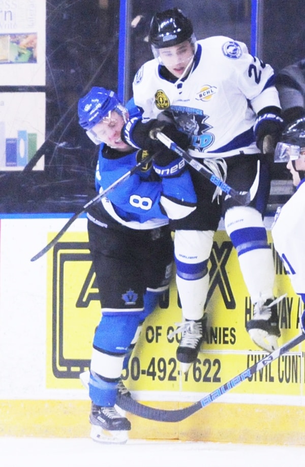 web1_170215-PWN-Vees-Wenatchee1