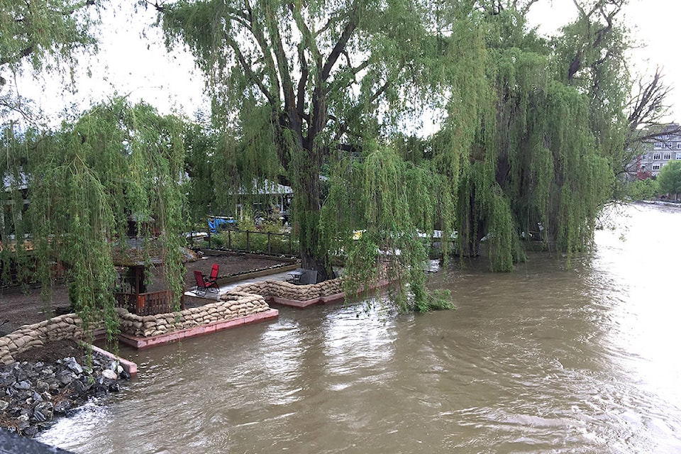 web1_170602-KCN-Flood-June1_1