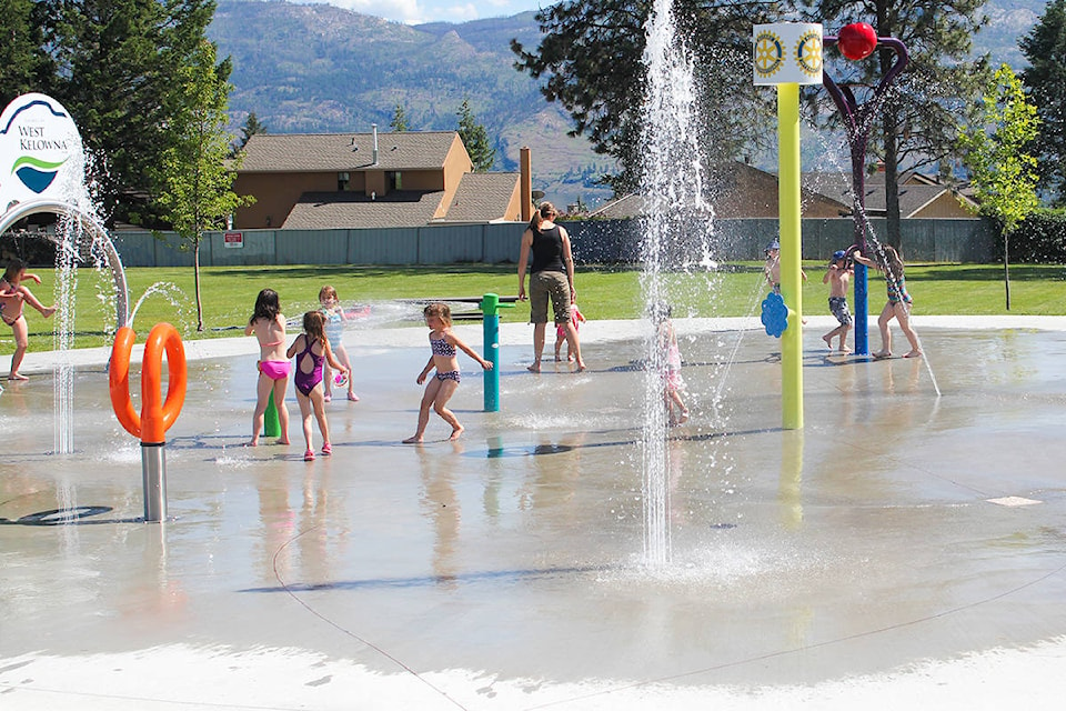 web1_170607-KCN-West-Kelowna-spray-park