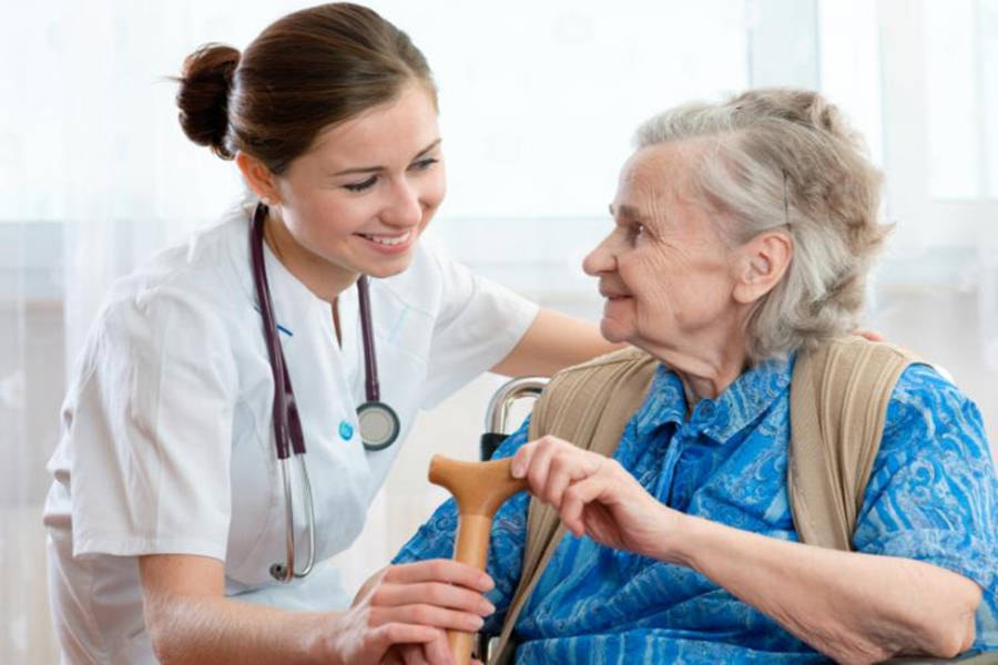 web1_170620_KCN_a-nurse-