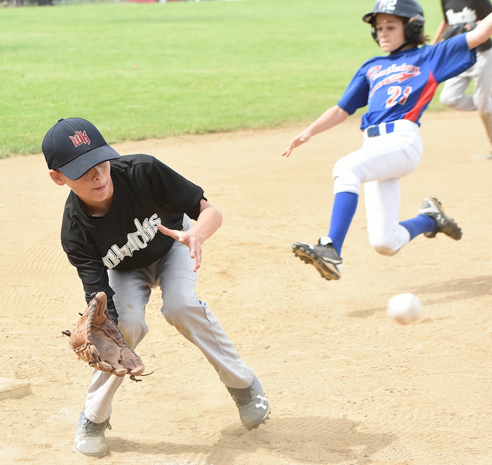 web1_170621-PWN-baseball-04