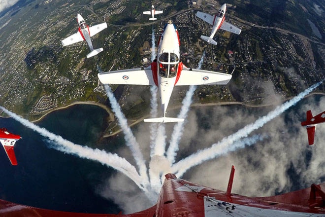 7755816_web1_170719-PWN-snowbirds-T