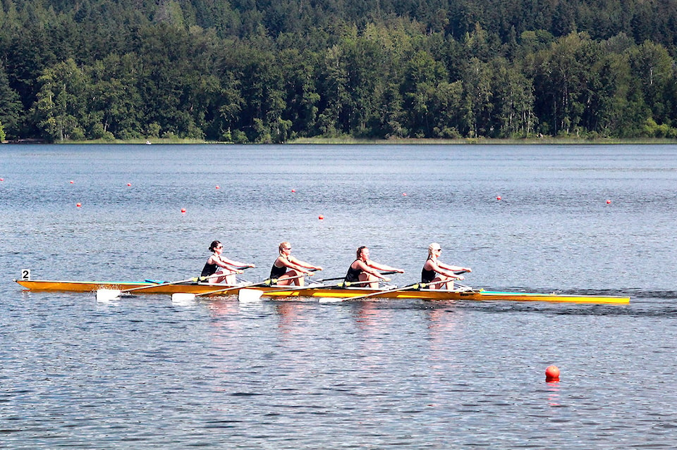 7773804_web1_170721_KCN_Rowing