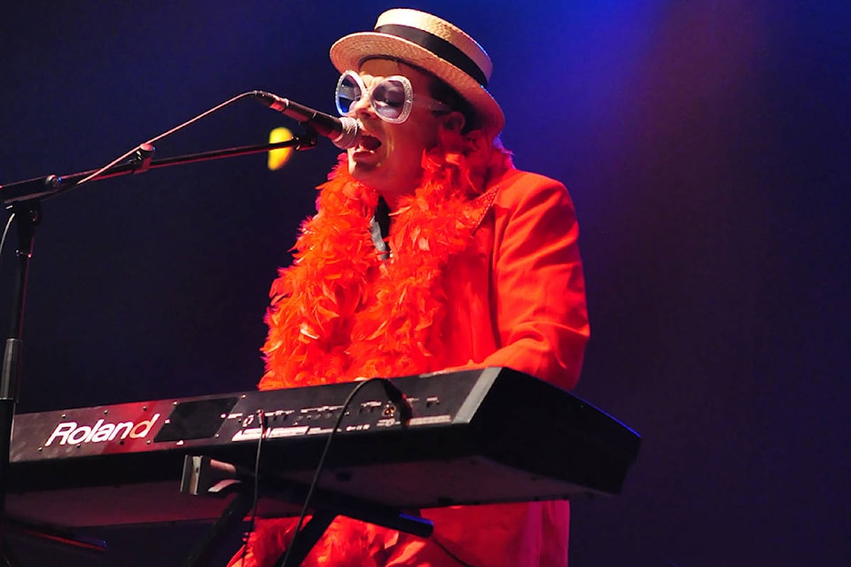 7794696_web1_170720-KCN-Piano-Man_Elton-John