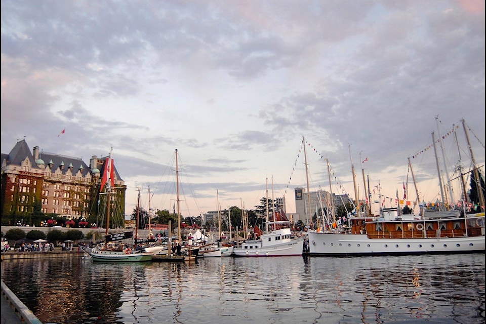 web1_170622-BPD-M-Inner-Harbour-magic-hour