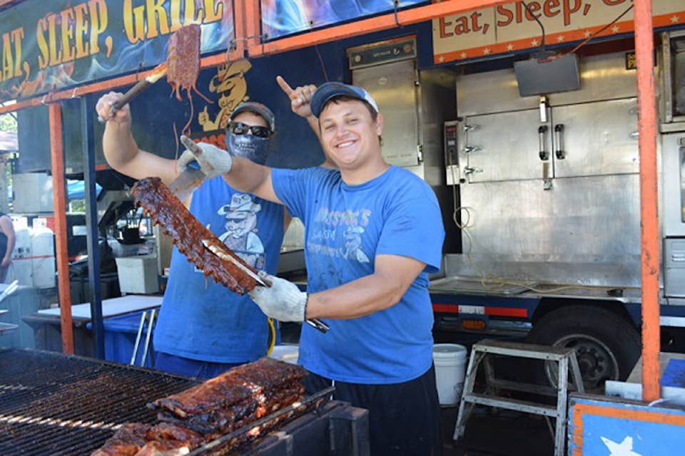 web1_170707-KCN-Kel-ribfest-2016