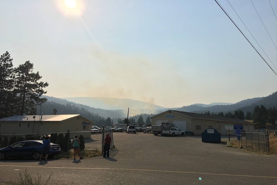 7997308_web1_170804-BPD-peachland-fire2