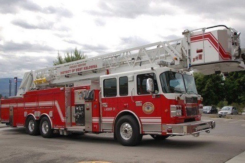 8028099_web1_170809-KCN-west-kel-firetruck