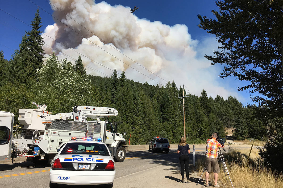 8244936_web1_copy_170825-KCN-philpott-fire-4