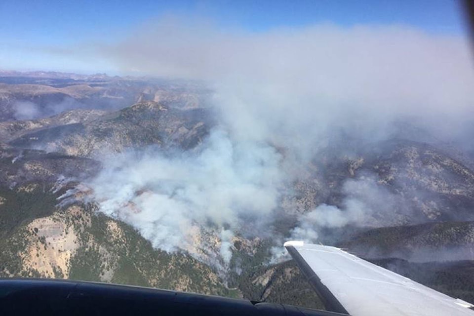 8311829_web1_diamondcreekfire