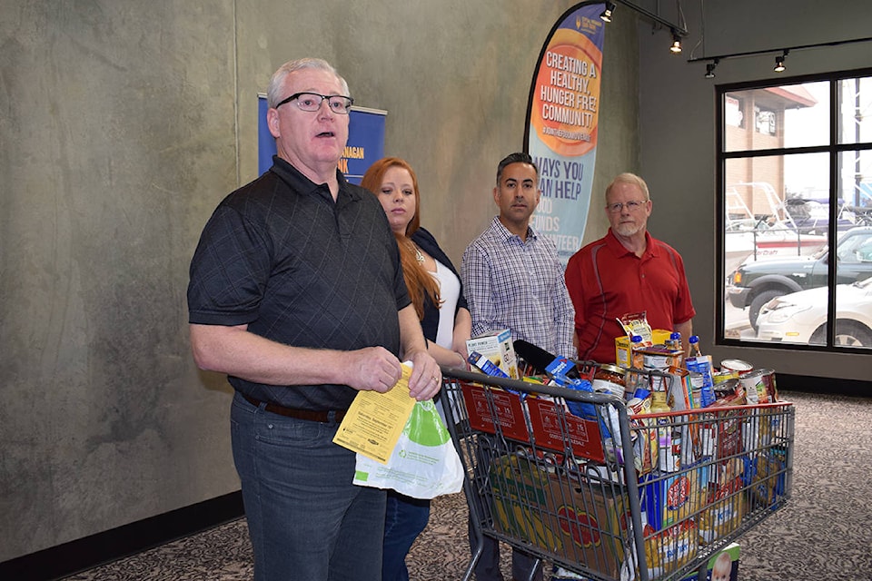 8403907_web1_170908-KCN-food-drive