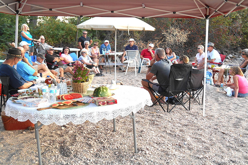 8439743_web1_170908_WIN_Gable-Beach-picnic