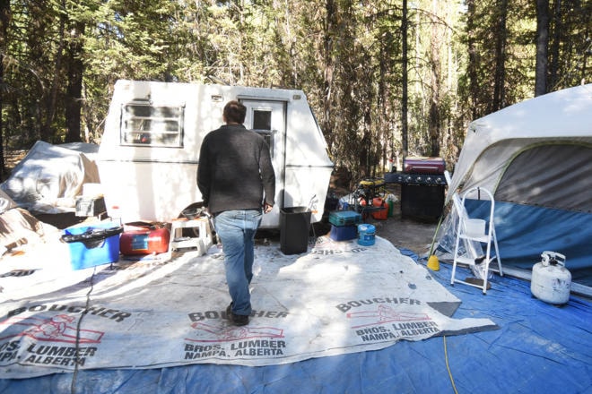 8780446_web1_170929-PWN-Homeless-camp-03-T