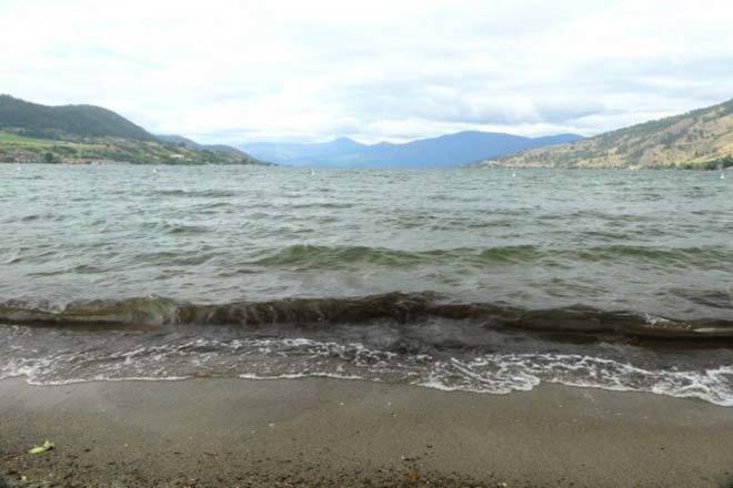 9384444_web1_171115_KCN_Okanagan-Lake