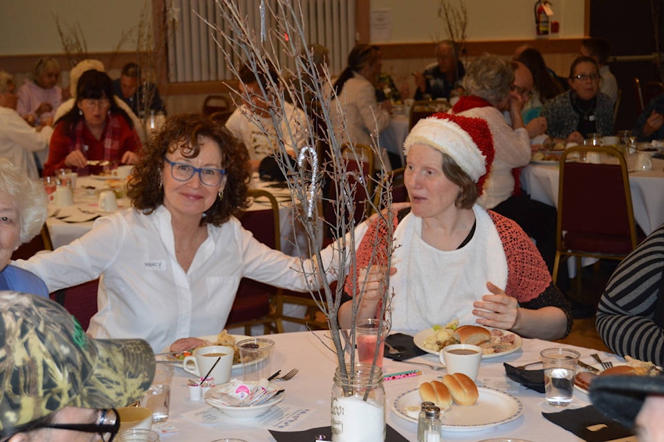 9523913_web1_171124-KCN-gospel-christmas-dinner