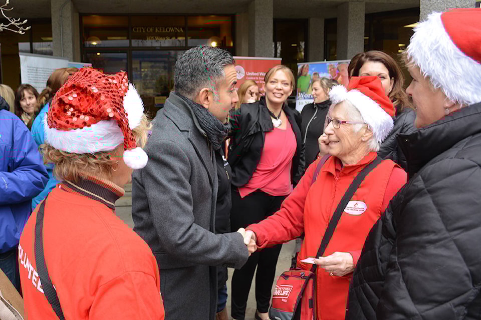 9569249_web1_171129-KCN-Giving-Tuesday