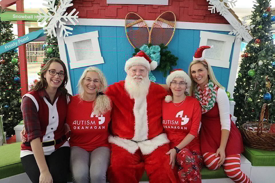 9709129_web1_171208-VMS-santa2