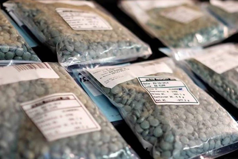 9752247_web1_171105-rtr-fentanyl