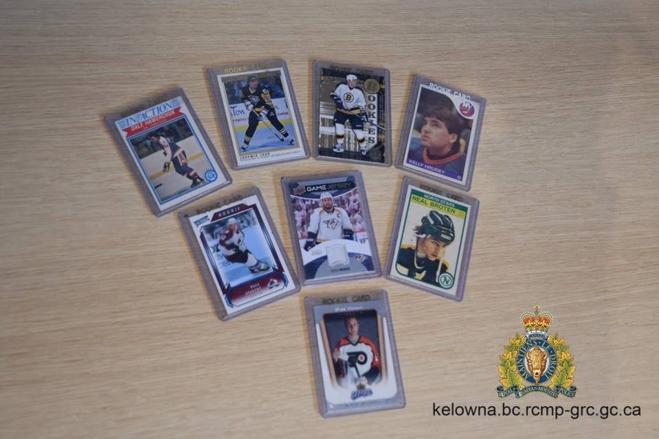 9773145_web1_171212-BPD-KCNhockeycards