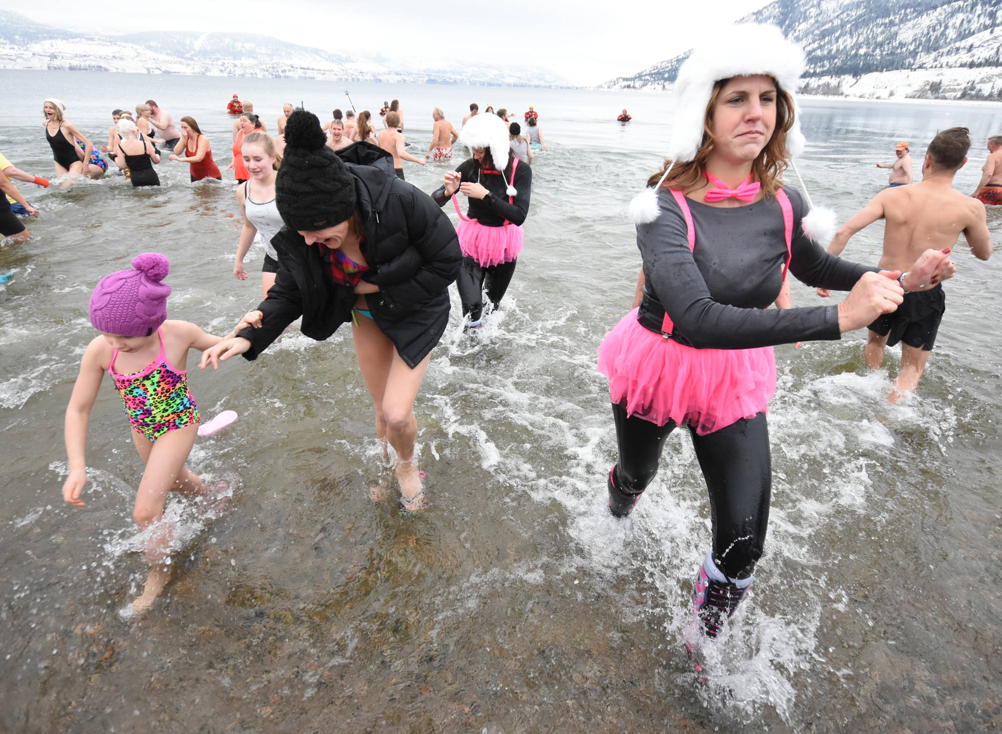 10016034_web1_180103-PWN-Polar-swim-05