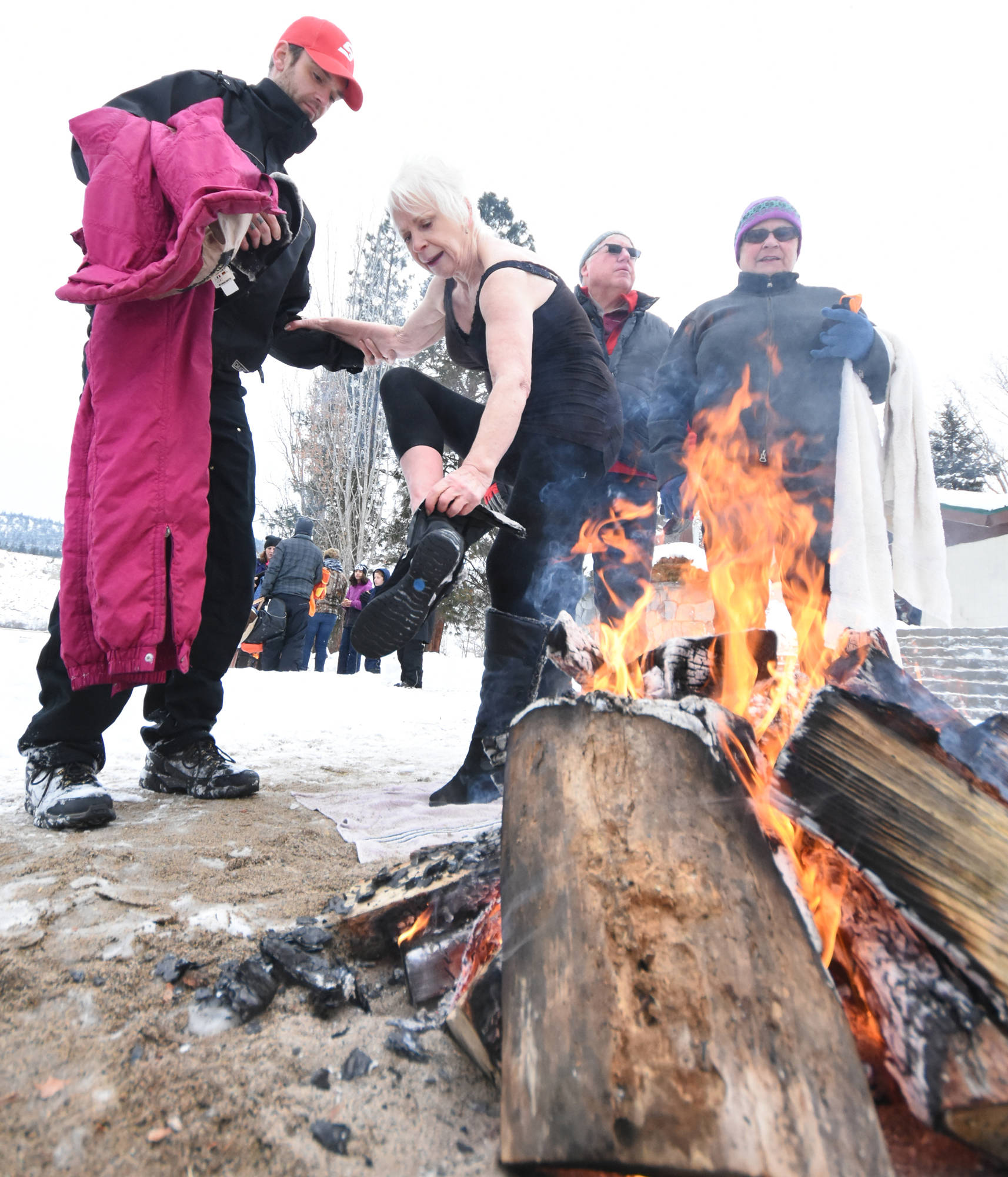 10016034_web1_180103-PWN-Polar-swim-06