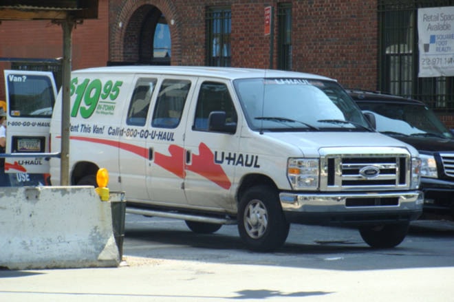 10021995_web1_180103-KCN-u-haul