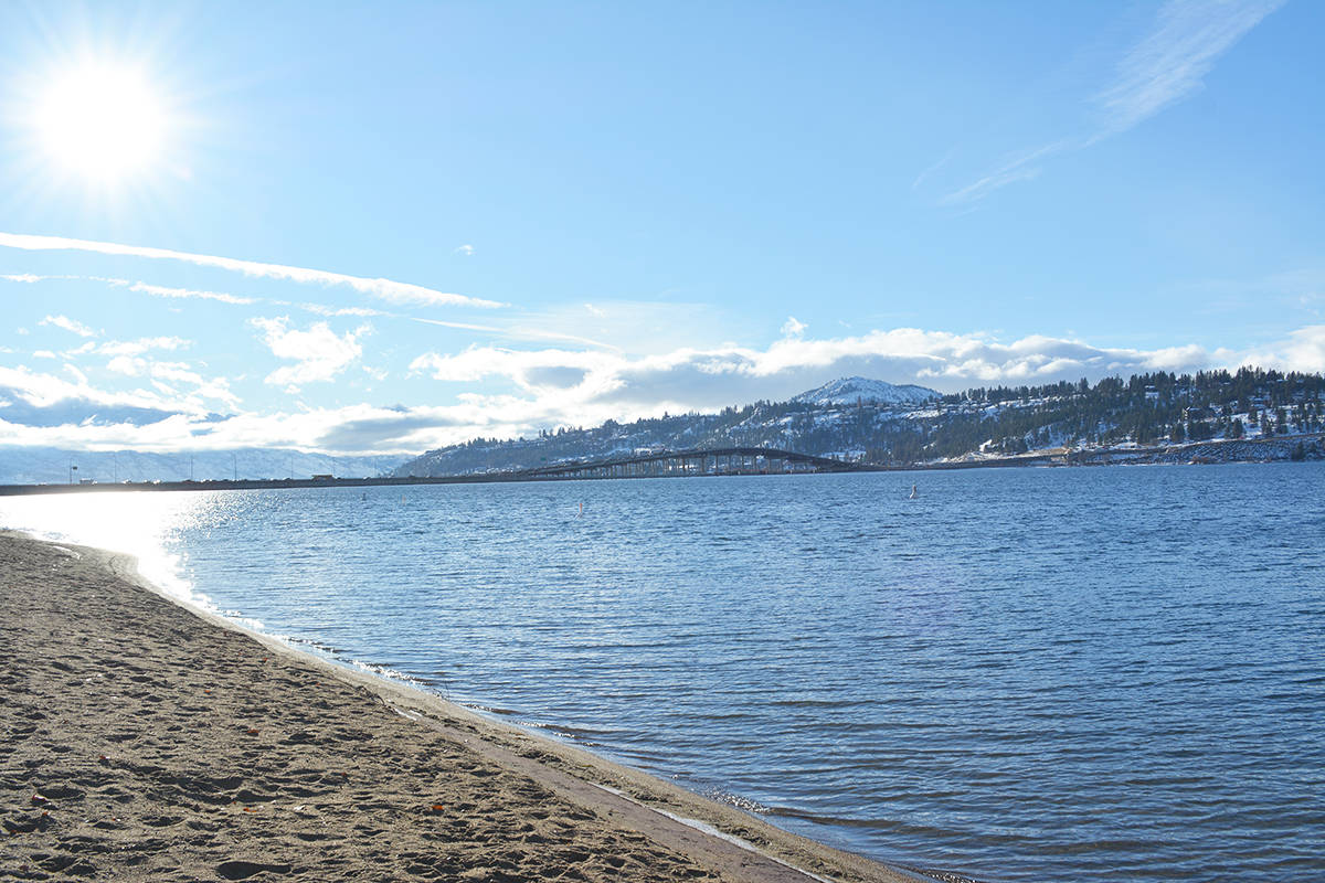 10115883_web1_copy_180109-KCN-okanagan-lake