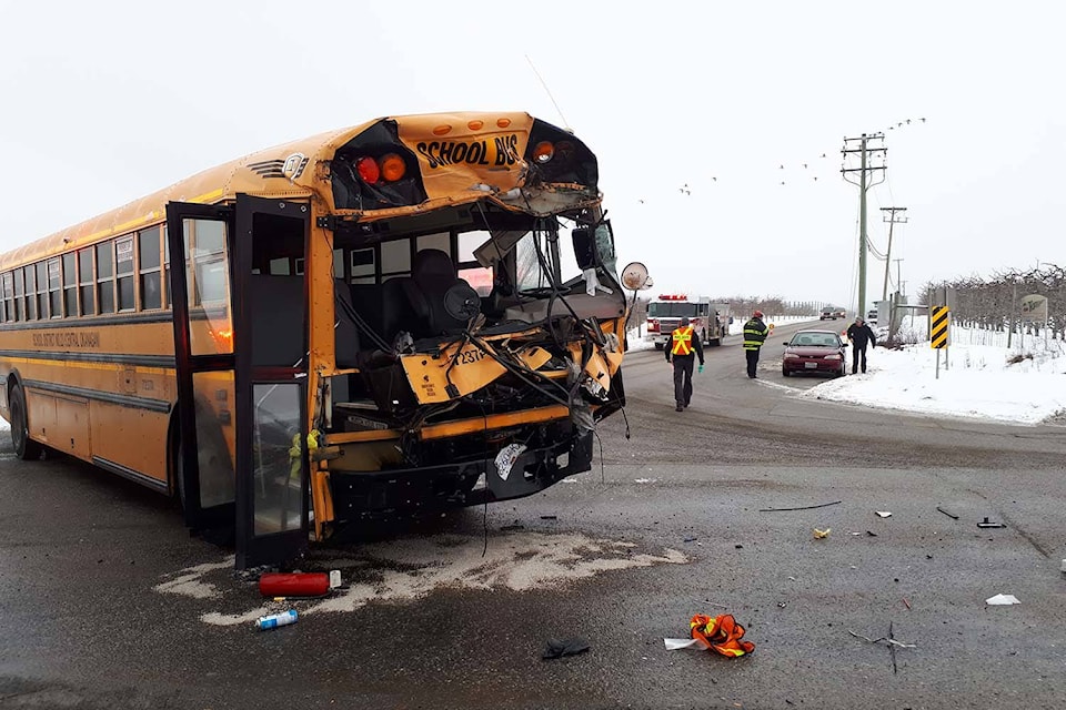 10183921_web1_bus-accident