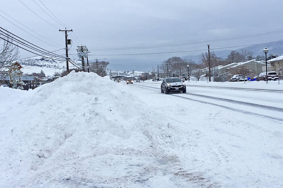 9039537_web1_171227_VMS_Vernon-road-snow