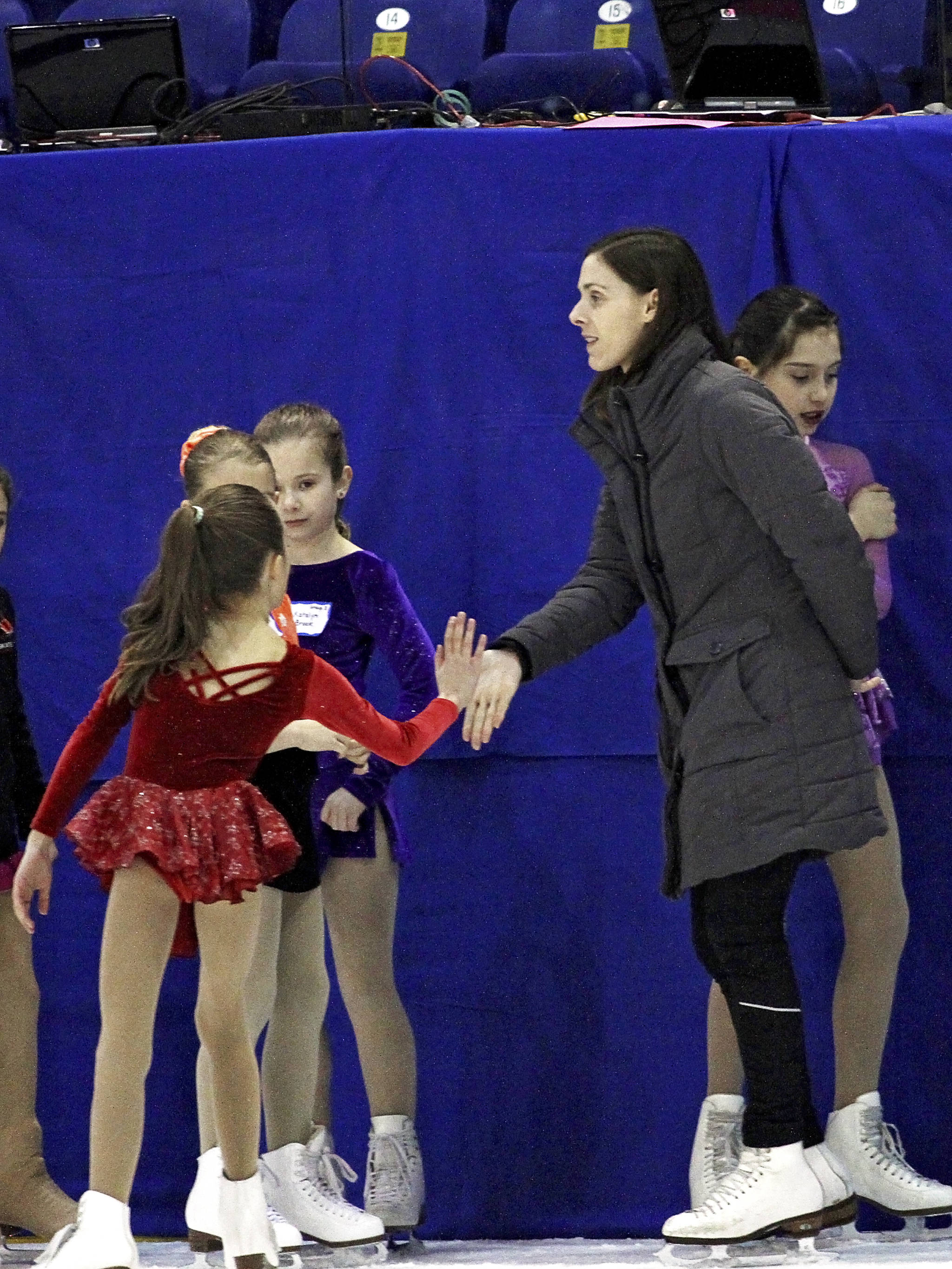 10671268_web1_180218-VMS-Skating2