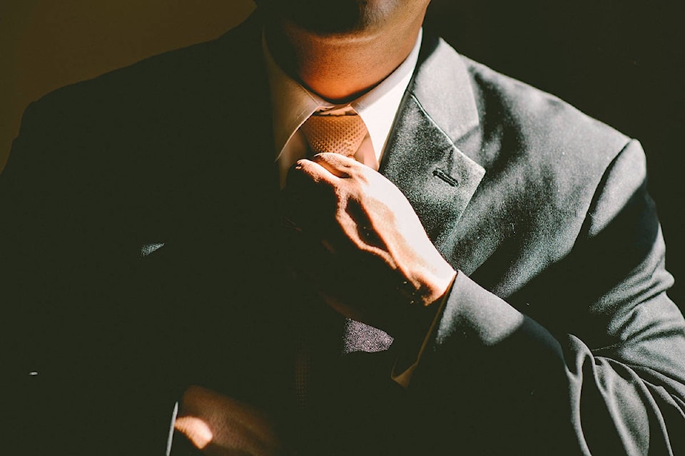 11131490_web1_180322-KCN-suit
