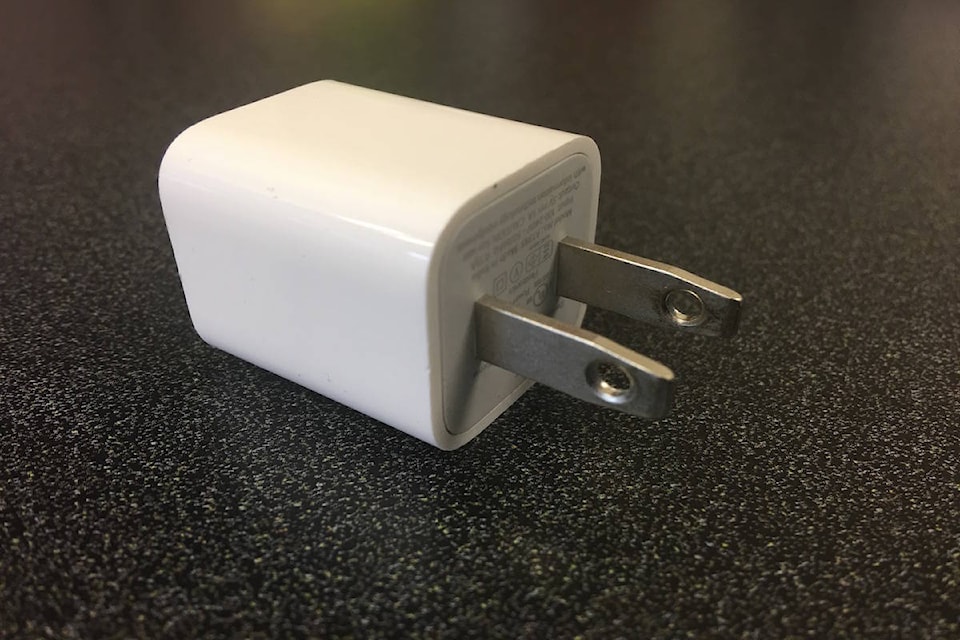 11188268_web1_USB-charger