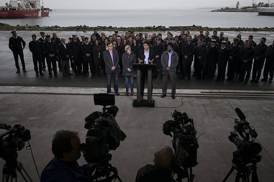 11319966_web1_180404-Trudeau-coastguard-005