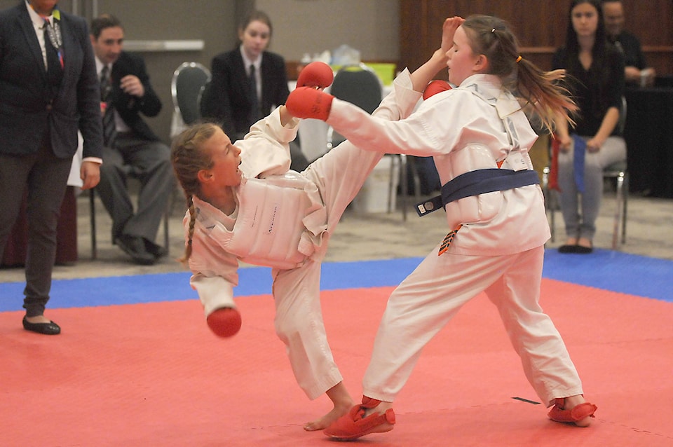 11470180_web1_180418-PWN-karate5