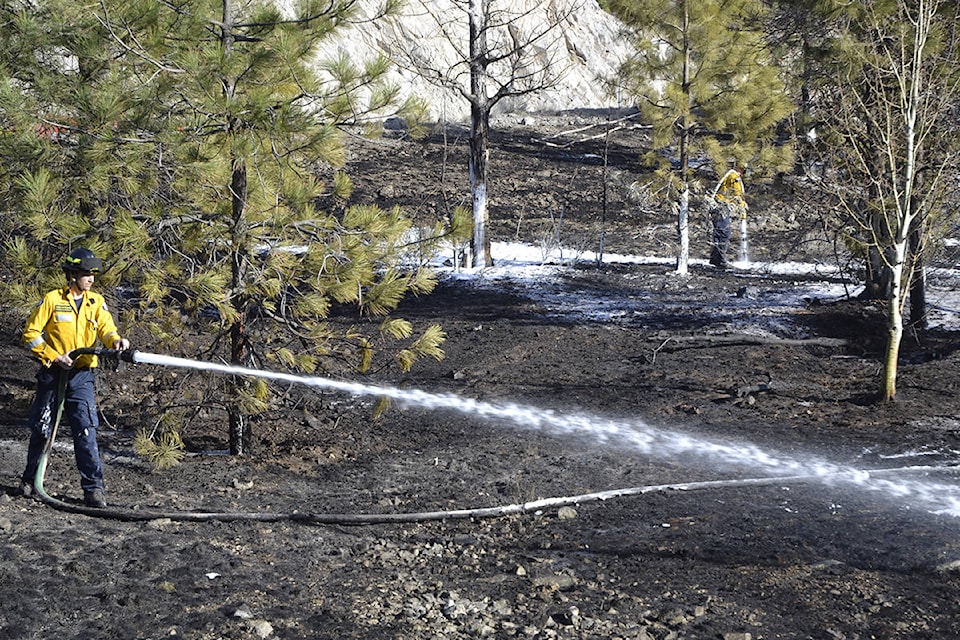 11622680_web1_180425-KCN-grass-fire