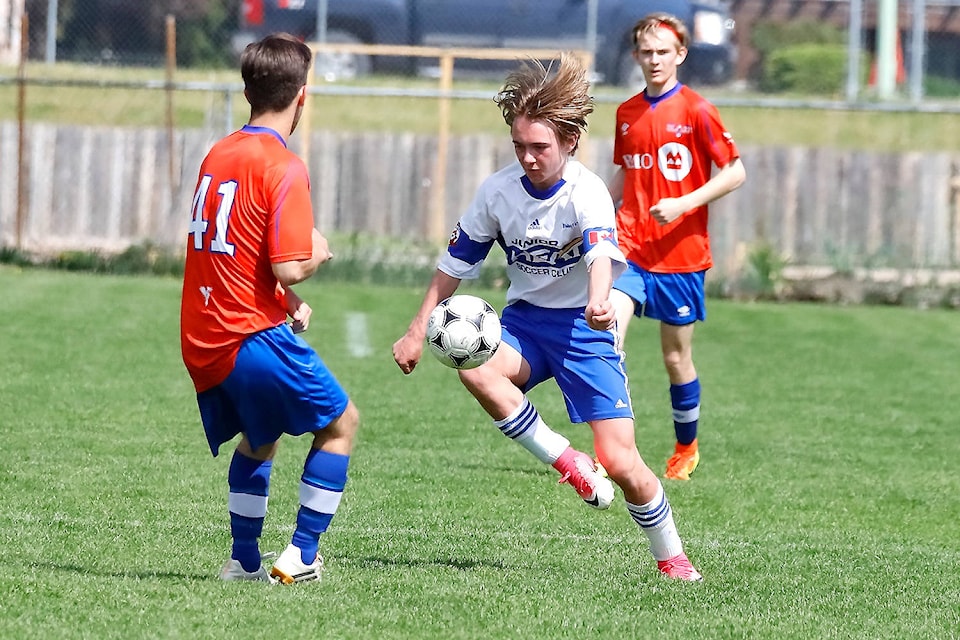 11794941_web1_180511_KCN_United