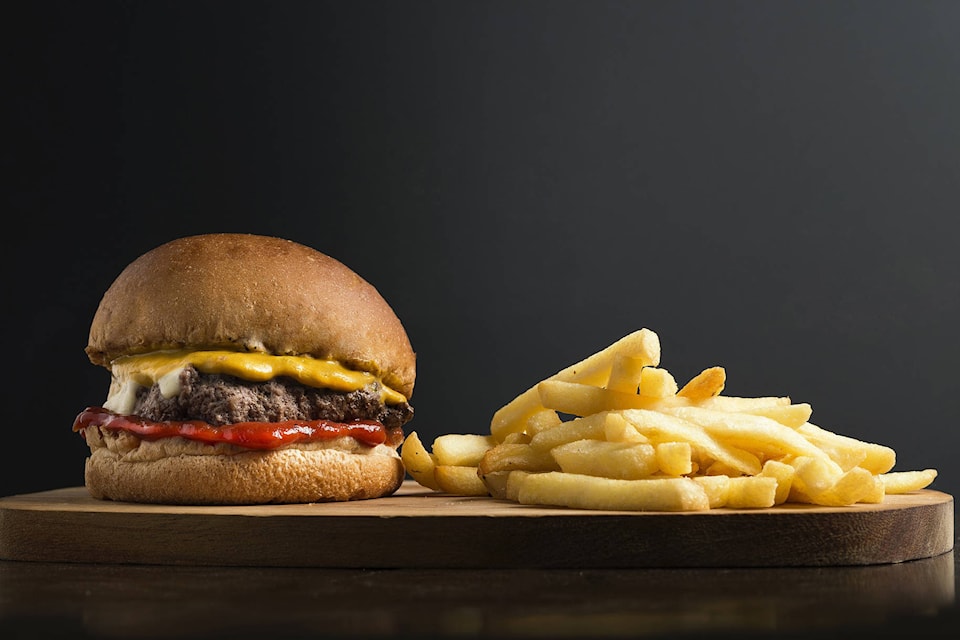 11859213_web1_180512-WIN-burger